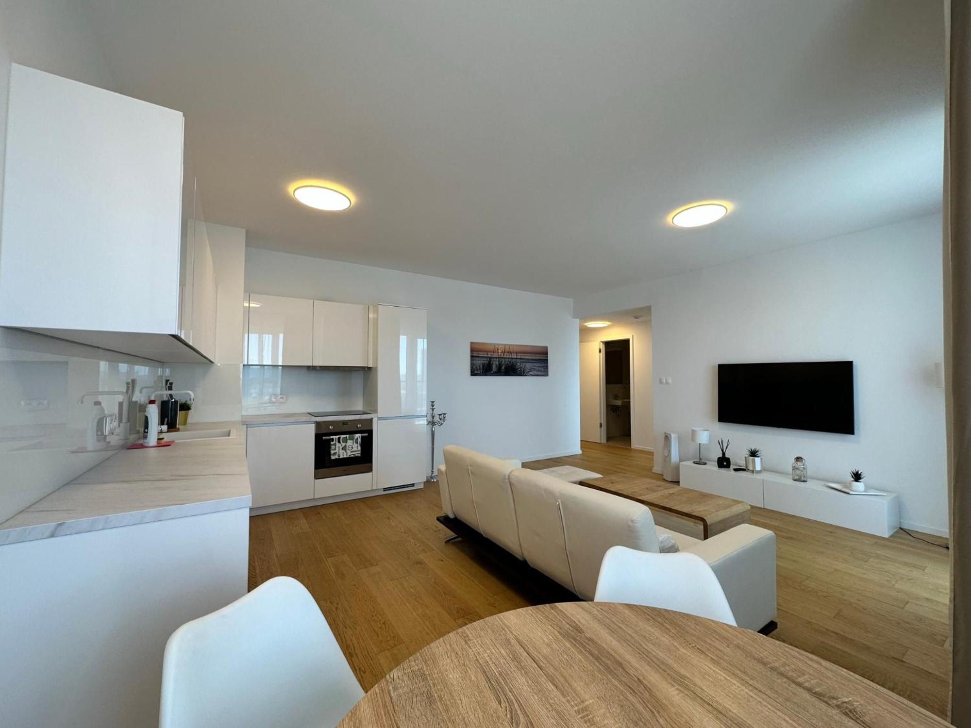 Appartement Vyhlad Na Mesto, 24. Poschodie, Free Parking *
