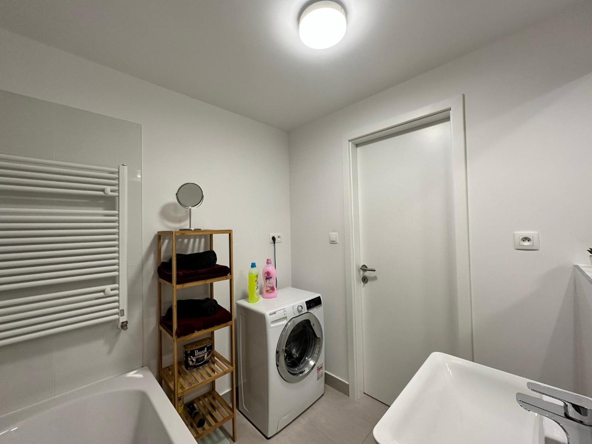 Appartement Vyhlad Na Mesto, 24. Poschodie, Free Parking